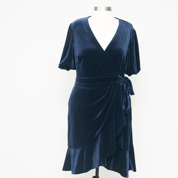 Lauren Ralph Lauren. Puff Sleeve Velvet  Wrap Dress. - Picture 2 of 14